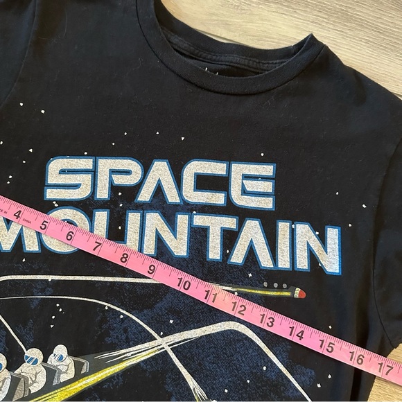 Retro space mountain graphic tee - Picture 3 of 4